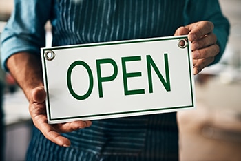 bc_20190515_Summer-Is-Coming-How-to-Manage-Schedules-and-In-Store-Traffic.jpg